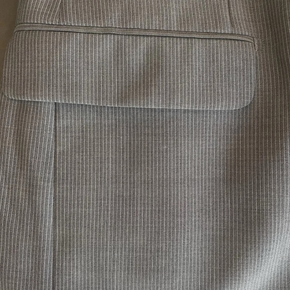 DKNY Men's Grey Pinstripe 100% Wool Lightweight Suit Jacket Sports Coat 42R - Picture 6 of 10